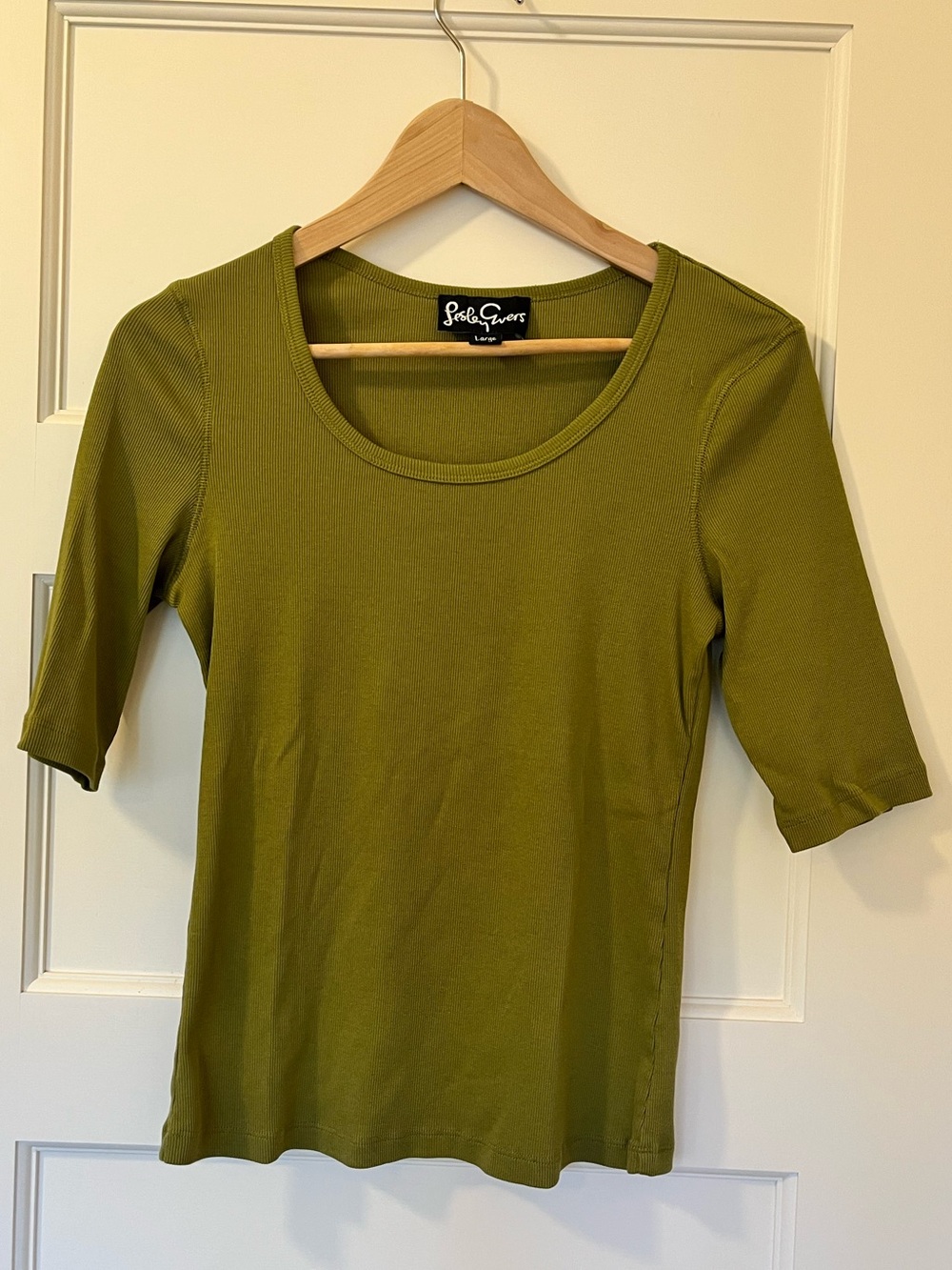 Lesley Evers • Mallory Rib Tee • Olive Green Scoop Neck • Size L